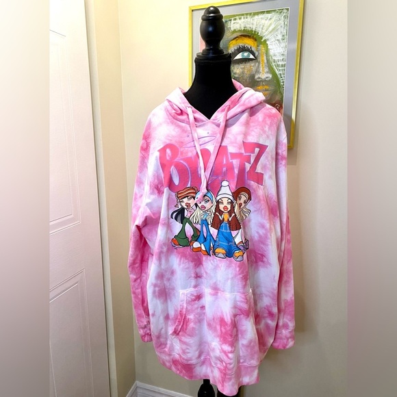 🆕Bratz tiedye hoodie, multicolor graphic design, kangaroo pouch,hood ties NWOT - Picture 3 of 9
